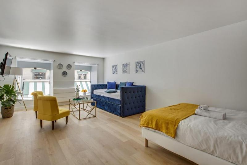 Apartment Modern French Country Studio Charm In The Canal Saint Martin 10th District